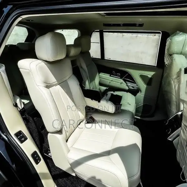 Land Rover Range LWB Pure Petrol 2025