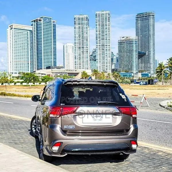 Mitsubishi Outlander PHEV Premium 2015