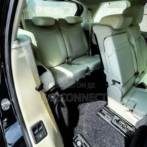 Land Rover Range LWB Pure Petrol 2025