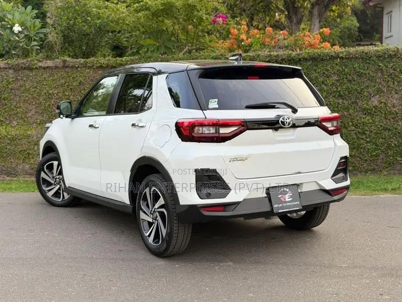 Toyota Raize Z 1000cc Turbo 4WD 2025