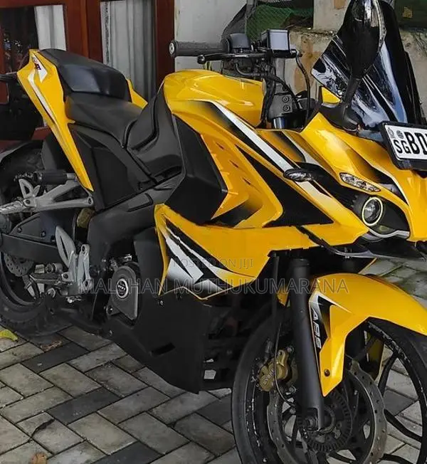 Bajaj Pulsar RS200 2016