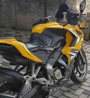 Bajaj Pulsar RS200 2016