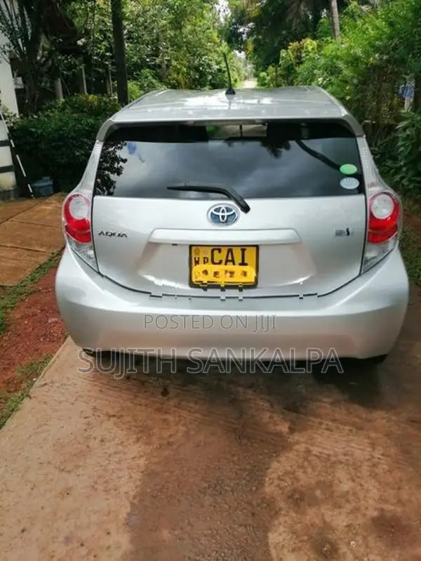 Toyota Aqua 2012
