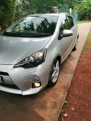 Toyota Aqua 2012
