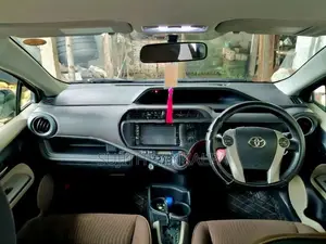 Toyota Aqua 2012