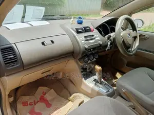 Honda Fit Aria 2005