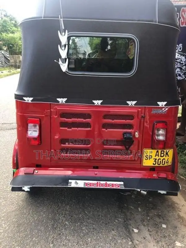 Bajaj RE 2016