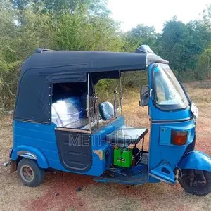 Bajaj RE 2016