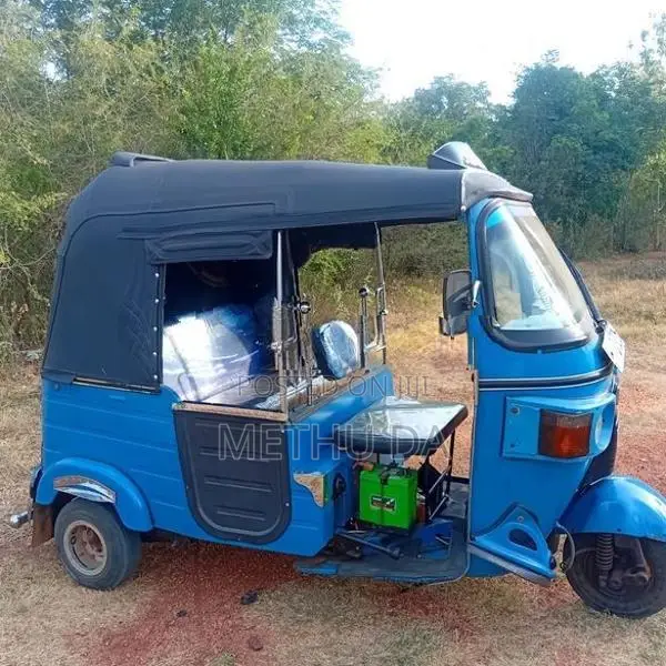 Bajaj RE 2016