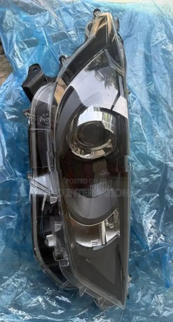 Toyota Yaris Head Light