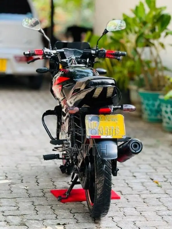 Bajaj Pulsar 150 2015