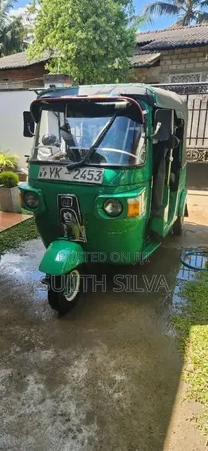 Bajaj RE 2011