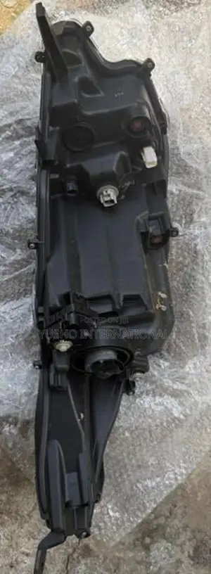 Toyota Yaris Head Light