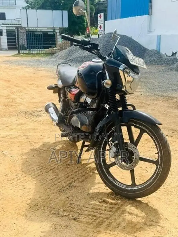 Bajaj V12 2014