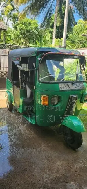 Bajaj RE 2011