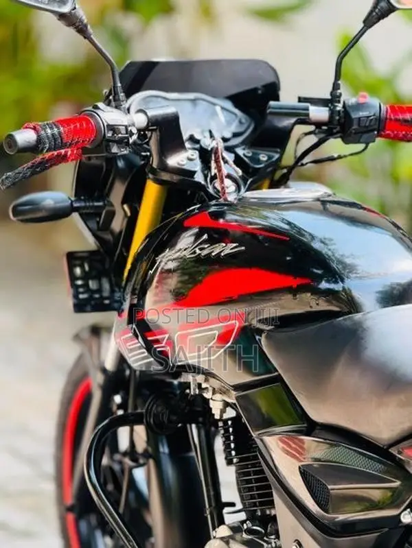 Bajaj Pulsar 150 2015