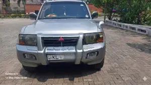 Mitsubishi Pajero 2002
