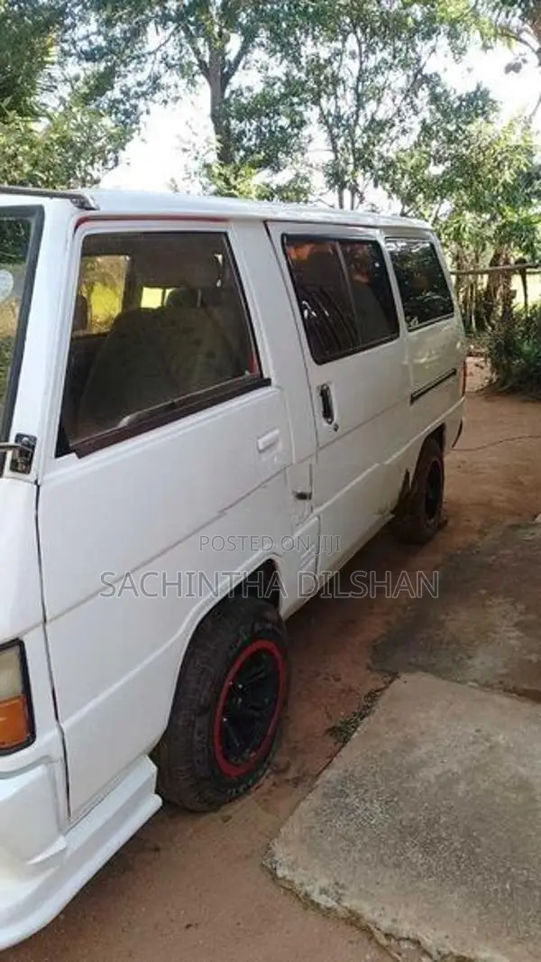 Mitsubishi L300 1984