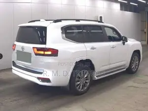 Toyota Land Cruiser ZX 2025