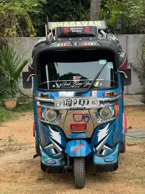 Bajaj RE 2017