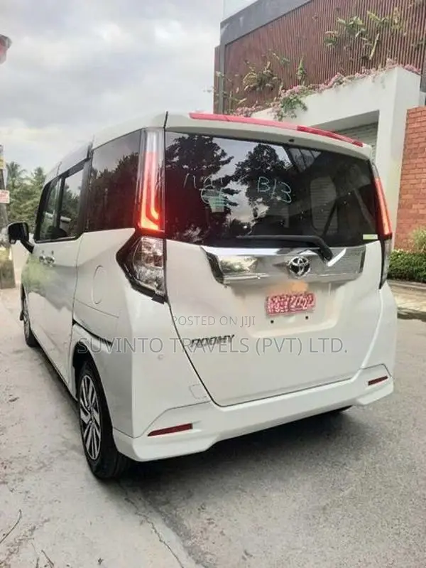 Toyota Roomy Custom GT 2024