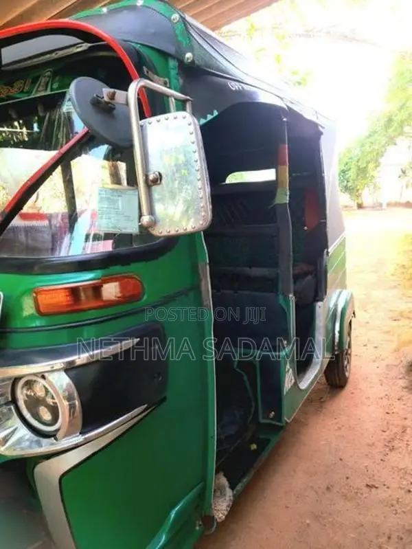 Bajaj RE 2014