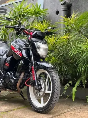 Yamaha FZ S 2013