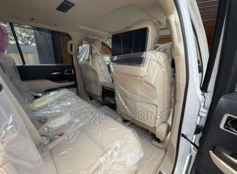 Toyota Land Cruiser ZX 2026