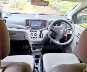 Daihatsu Mira 2015