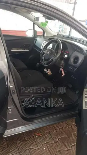Toyota Vitz 2016