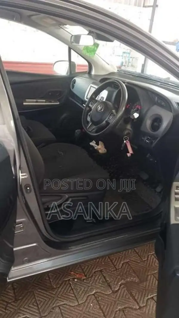 Toyota Vitz 2016