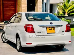 Toyota Axio Hybrid G Grade 2017
