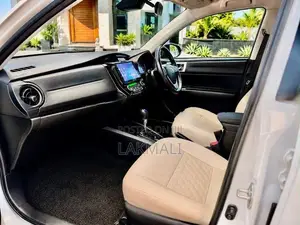 Toyota Axio Hybrid G Grade 2017