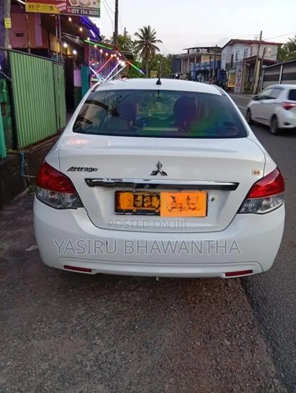 Mitsubishi Attrage 2016