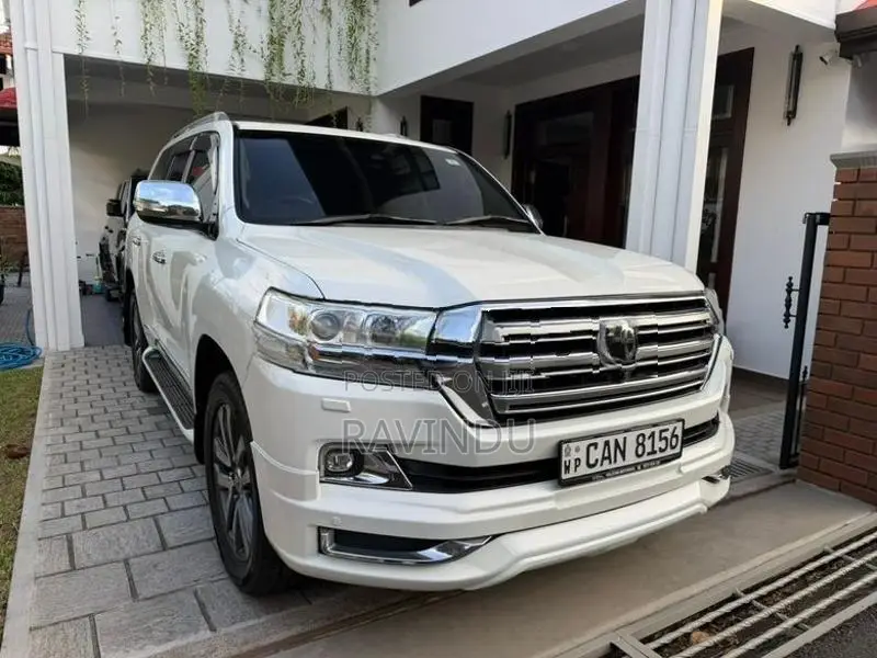 Toyota Land Cruiser V8 Genuine Face lift 2016