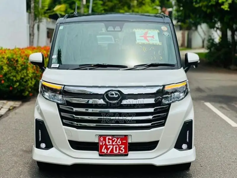 Toyota Roomy Custom GT Blacktop 2025