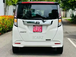 Toyota Roomy Custom GT Blacktop 2025