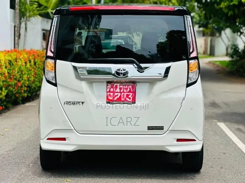 Toyota Roomy Custom GT Blacktop 2025
