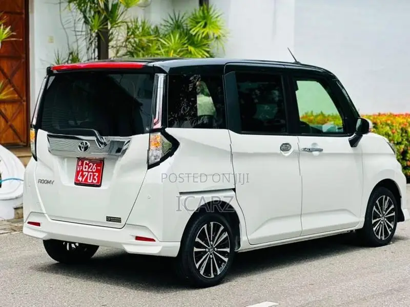 Toyota Roomy Custom GT Blacktop 2025