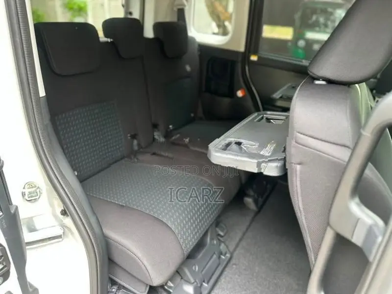 Toyota Roomy Custom GT Blacktop 2025