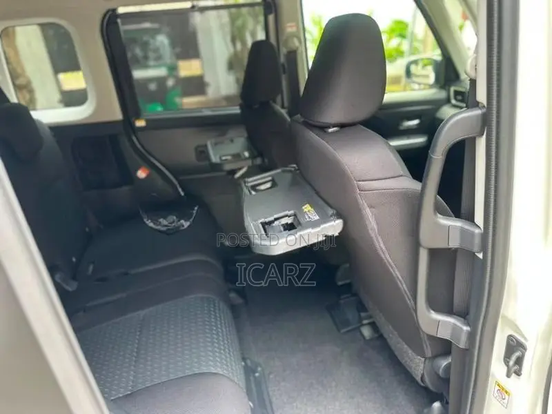 Toyota Roomy Custom GT Blacktop 2025