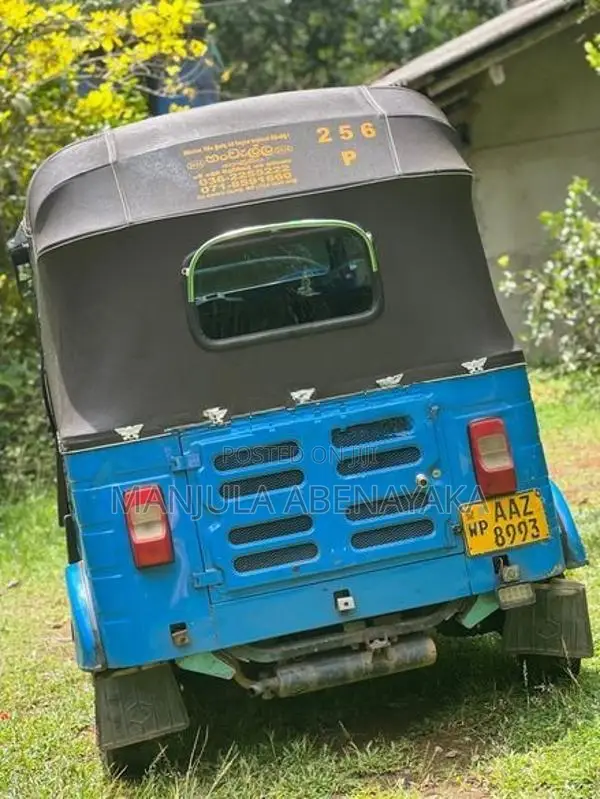 Bajaj RE 2015