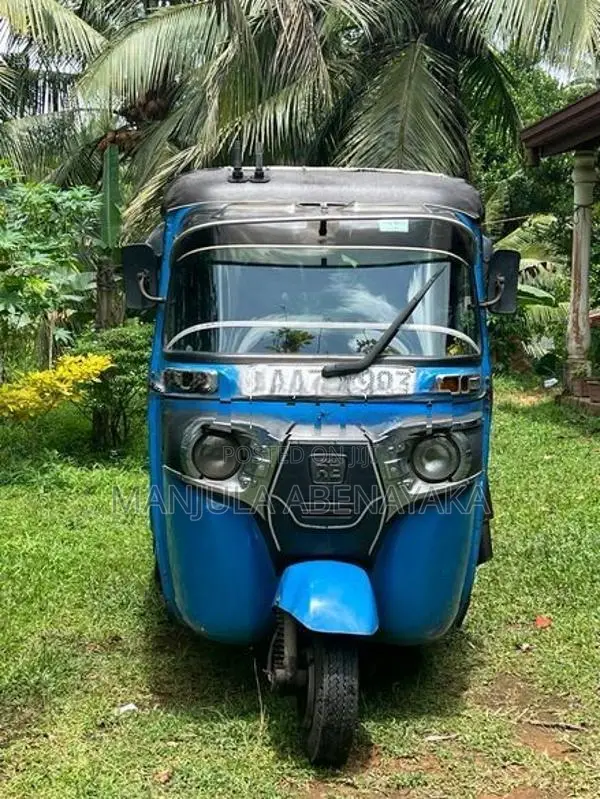 Bajaj RE 2015