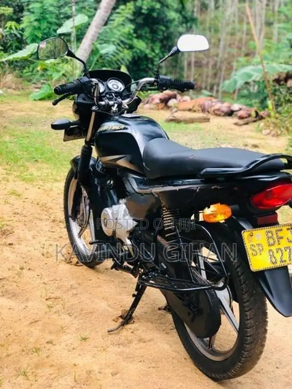 Bajaj Platina 100 2017