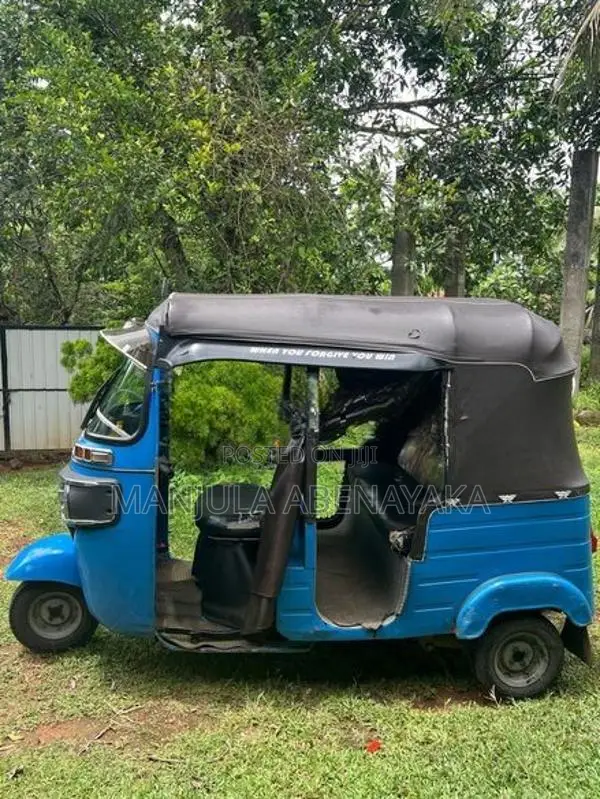 Bajaj RE 2015