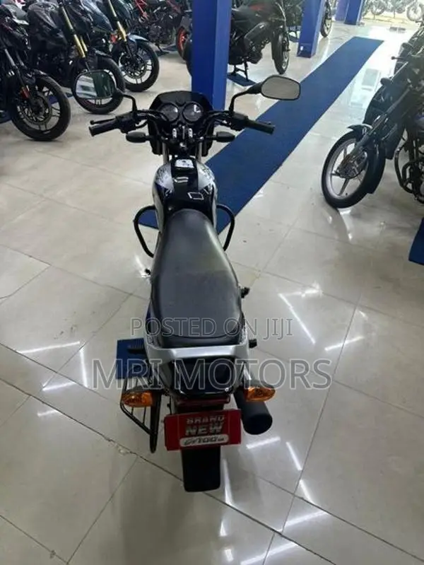 Bajaj CT100 2026