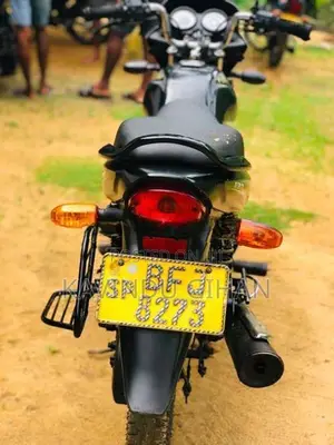 Bajaj Platina 100 2017