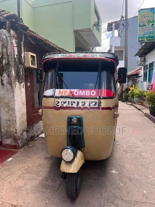 Bajaj RE 2021