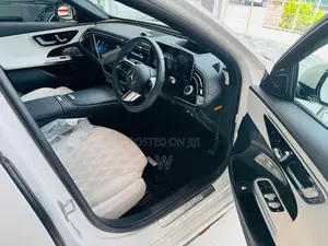Mercedes Benz E200 AMG Avantgarde Pack 2025