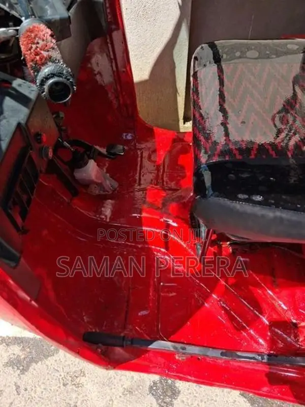 Bajaj RE 4stroke 2012